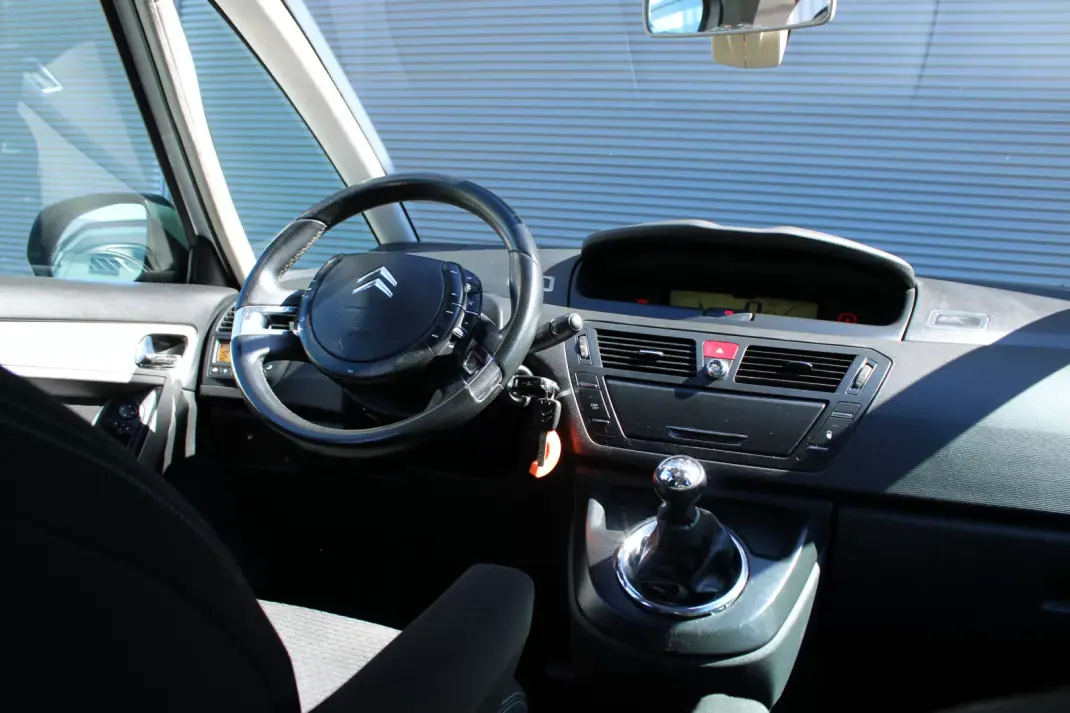 Citroën C4 Picasso 2010 - 3990 EUR, 290212 km - 290212km - foto 15 de 24