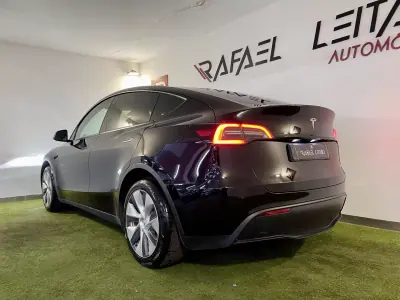 Tesla Model Y 2024 - 38500 EUR, 68000 km - AUTO.MOTO.pt - 68000km - foto 10 de 43