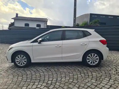 SEAT Ibiza 2024 - 18990 EUR, 51000 km - AUTO.MOTO.pt - 51000km - foto 2 de 24