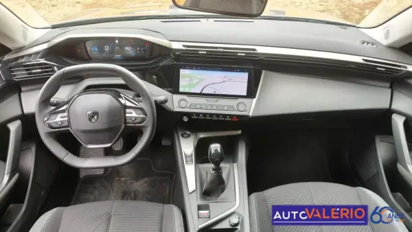 Peugeot 308 2024 - 20950 EUR, 17870 km - AUTO.MOTO.pt - 17870km - foto 12 de 28