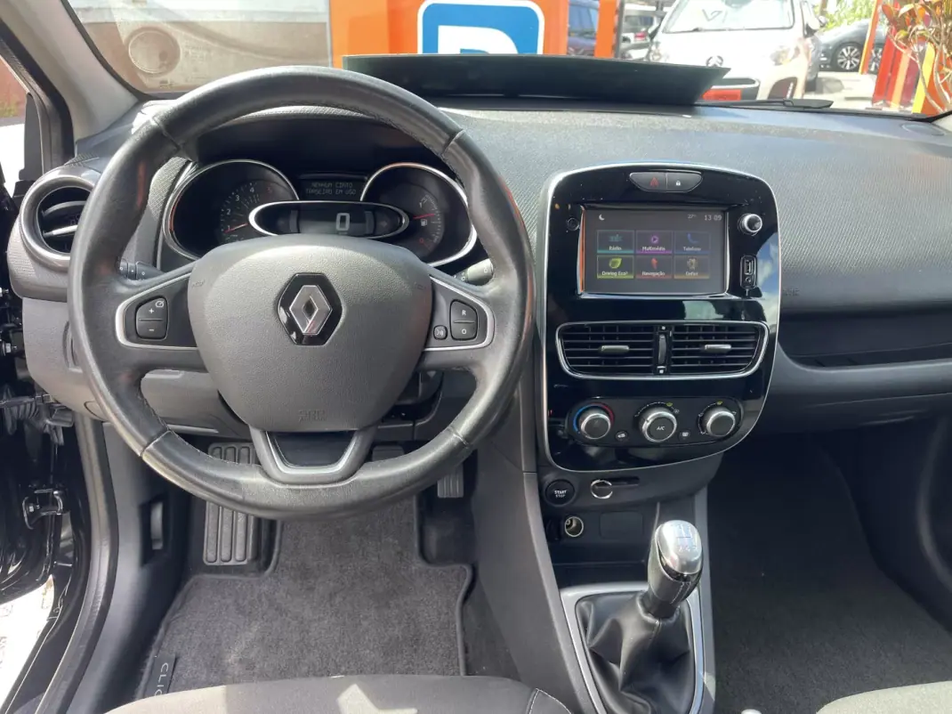Renault Clio 2017 - 12950 EUR, 84958 km - 84958km - foto 10 de 12