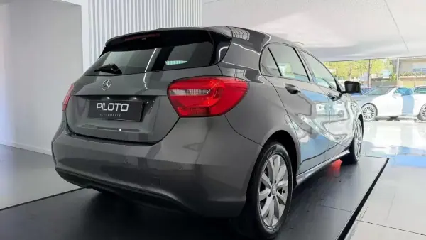 Mercedes-Benz A 180 2013 - 12990 EUR, 237399 km - AUTO.MOTO.pt - 237399km - foto 9 de 28