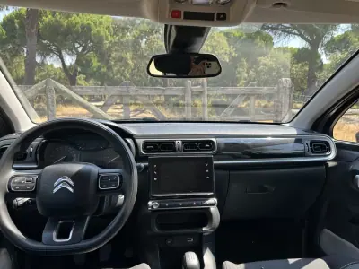 Citroën C3 2018 - 8250 EUR, 110000 km - AUTO.MOTO.pt - 110000km - foto 10 de 13