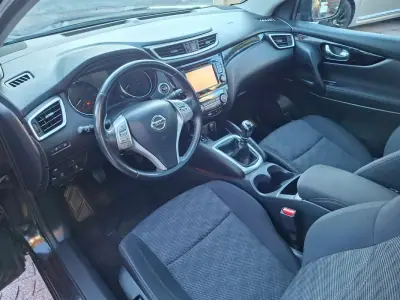 Nissan Qashqai 2015 - 12900 EUR, 138773 km - AUTO.MOTO.pt - 138773km - foto 20 de 39