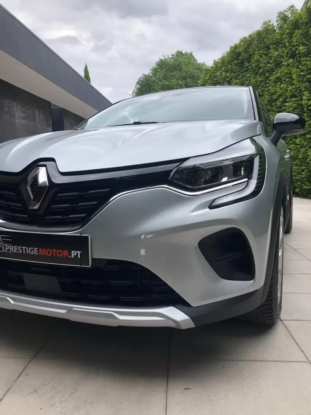 Renault Captur 2023 - 16900 EUR, 51000 km - AUTO.MOTO.pt - 51000km - foto 9 de 31