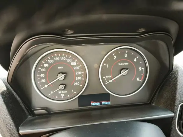 BMW 120 2014 - 17900 EUR, 180000 km - AUTO.MOTO.pt - 180000km - foto 32 de 34