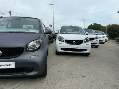 Smart ForTwo Coupé 2016 - 12480 EUR, 52000 km - AUTO.MOTO.pt - 52000km - foto 5 de 6