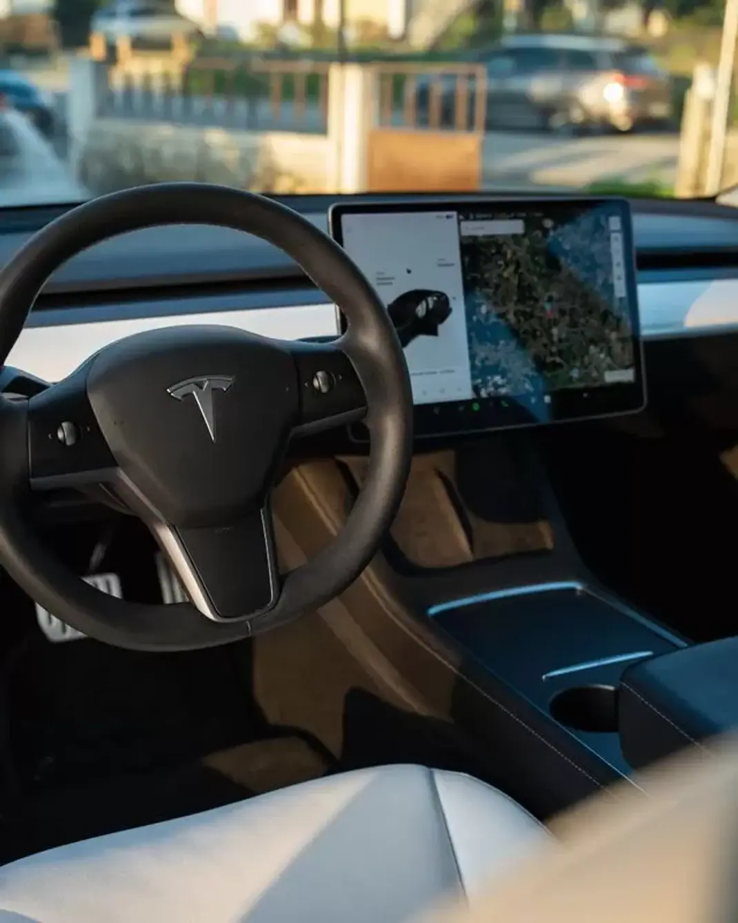 Tesla Model 3 2021 - 30399 EUR, 114000 km - AUTO.MOTO.pt - 114000km - foto 9 de 11
