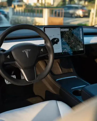 Tesla Model 3 2021 - 30399 EUR, 114000 km - AUTO.MOTO.pt - 114000km - foto 9 de 11