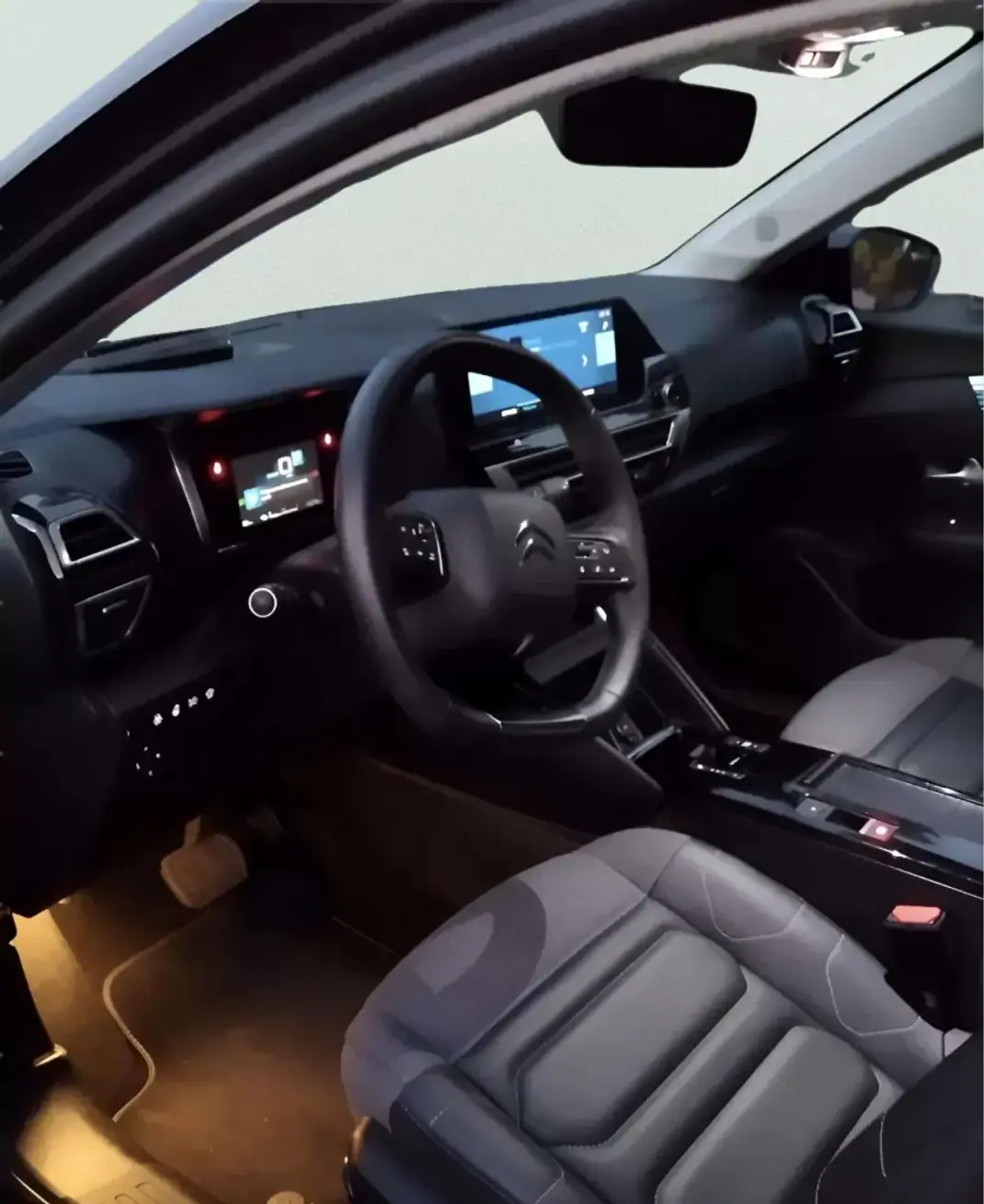 Citroën C4 2023 - 20990 EUR, 24118 km - AUTO.MOTO.pt - 24118km - foto 9 de 12