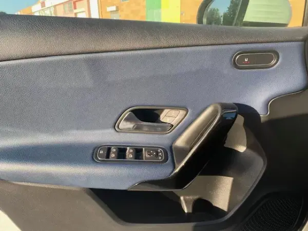 Mercedes-Benz A 180 2019 - 20947 EUR, 127450 km - AUTO.MOTO.pt - 127450km - foto 19 de 20