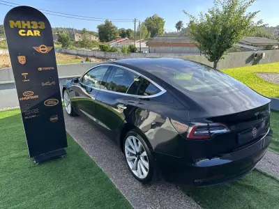 Tesla Model 3 2019 - 19900 EUR, 270000 km - AUTO.MOTO.pt - 270000km - foto 14 de 53