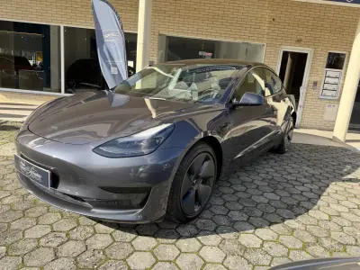 Tesla Model 3 2022 - 29900 EUR, 95000 km - AUTO.MOTO.pt - 95000km - foto 2 de 19