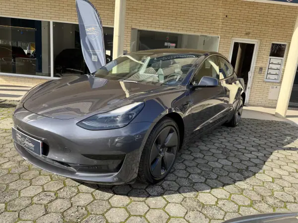 Tesla Model 3 2022 - 29900 EUR, 95000 km - AUTO.MOTO.pt - 95000km - foto 2 de 19