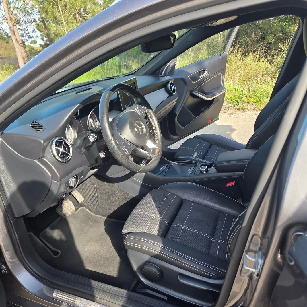 Mercedes-Benz GLA 200 2016 - 14000 EUR, 218000 km - 218000km - foto 3 de 4