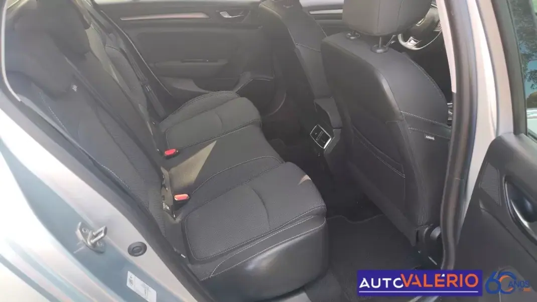 Renault Mégane Sport Tourer 2023 - 22950 EUR, 68025 km - 68025km - foto 31 de 34