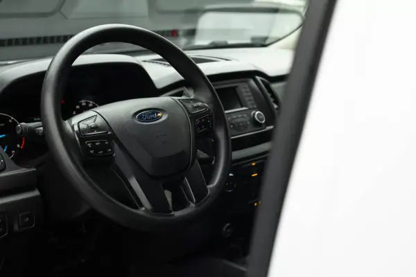 Ford Ranger 2023 - 29999 EUR, 48000 km - AUTO.MOTO.pt - 48000km - foto 11 de 25