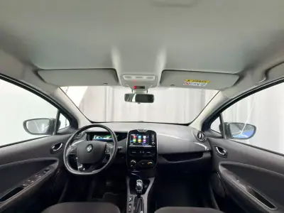 Renault Zoe 2019 - 10500 EUR, 130000 km - AUTO.MOTO.pt - 130000km - foto 9 de 18