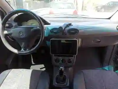 Mercedes-Benz A 140 2002 - 3898 EUR, 122000 km - AUTO.MOTO.pt - 122000km - foto 5 de 10