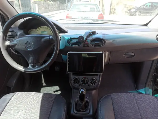 Mercedes-Benz A 140 2002 - 3898 EUR, 122000 km - AUTO.MOTO.pt - 122000km - foto 5 de 10