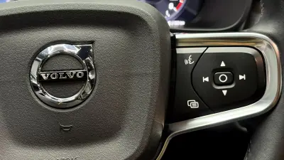 Volvo XC 40 2023 - 29970 EUR, 57000 km - AUTO.MOTO.pt - 57000km - foto 17 de 46