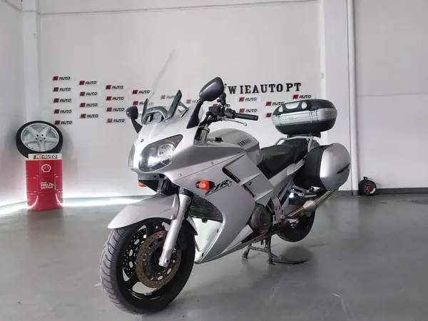 Yamaha FJR 1300ES 2003 - 5490 EUR, 111480 km - AUTO.MOTO.pt - 111480km - foto 10 de 13