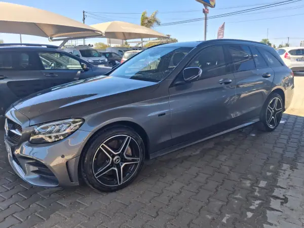Mercedes-Benz C 300 2020 - 27900 EUR, 107000 km - AUTO.MOTO.pt - 107000km - foto 4 de 11