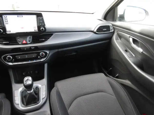 Hyundai i30 2019 - 15490 EUR, 107000 km - AUTO.MOTO.pt - 107000km - foto 36 de 42
