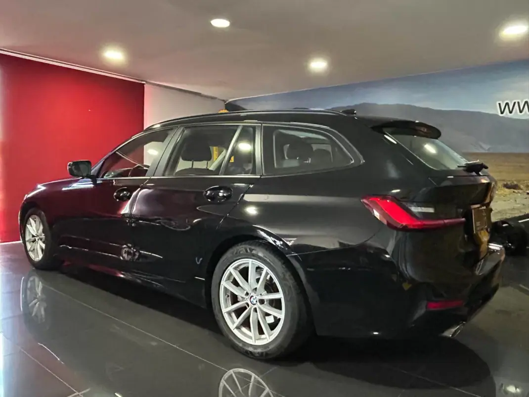 BMW 318 2020 - 23950 EUR, 111517 km - AUTO.MOTO.pt - 111517km - foto 4 de 27