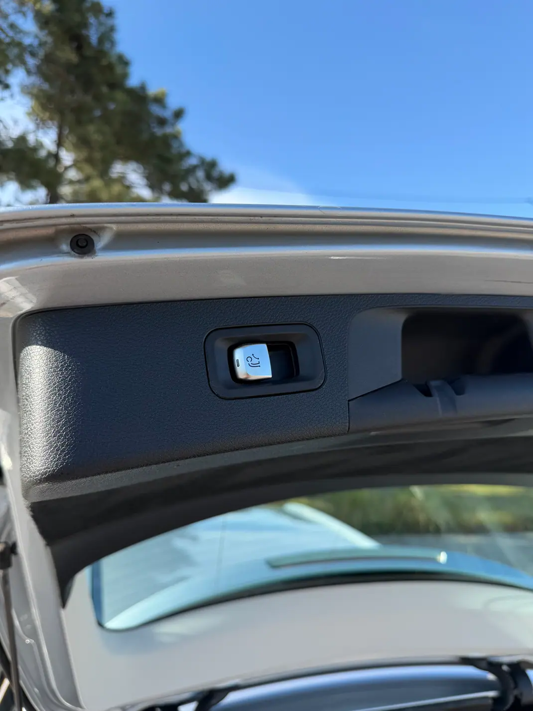 Mercedes-Benz E 300 2021 - 31900 EUR, 119000 km - AUTO.MOTO.pt - 119000km - foto 14 de 15