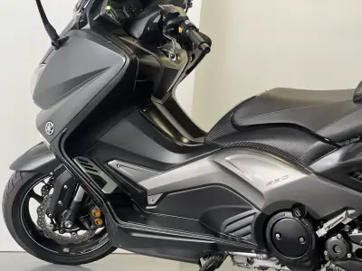 Yamaha TMAX 2015 - 8990 EUR, 25000 km - AUTO.MOTO.pt - 25000km - foto 26 de 26