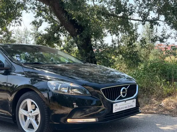 Volvo V40 2017 - 15900 EUR, 120000 km - AUTO.MOTO.pt - 120000km - foto 14 de 39