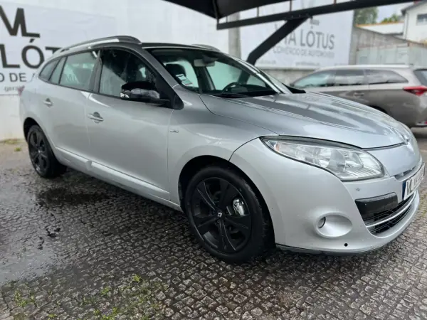 Renault Mégane Break 2012 - 4500 EUR, 299771 km - AUTO.MOTO.pt - 299771km - foto 2 de 11