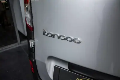 Renault Kangoo E-Tech Confort 2021 - 10900 EUR, 34967 km - AUTO.MOTO.pt - 34967km - foto 12 de 28