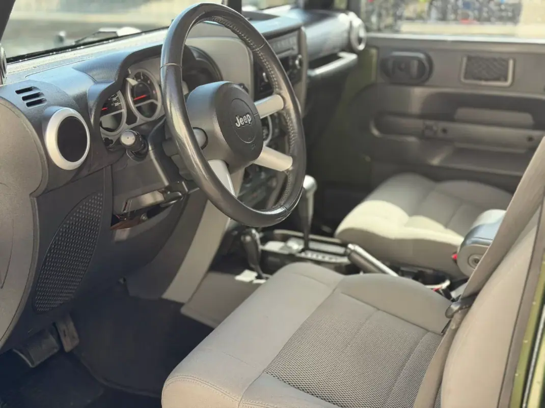 Jeep Wrangler Unlimited 2008 - 33900 EUR, 186047 km - AUTO.MOTO.pt - 186047km - foto 10 de 15