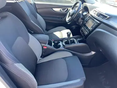Nissan Qashqai 2017 - 13900 EUR, 236000 km - AUTO.MOTO.pt - 236000km - foto 12 de 14