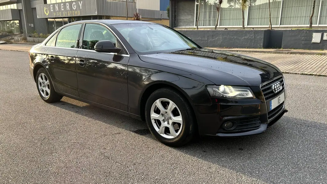 Audi A4 2008 - 7000 EUR, 395000 km - AUTO.MOTO.pt - 395000km - foto 3 de 8