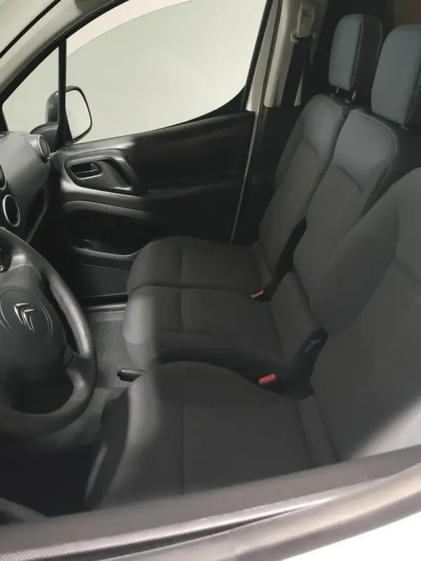 Citroën 2016 - 7777 EUR, 204000 km - AUTO.MOTO.pt - 204000km - foto 5 de 7