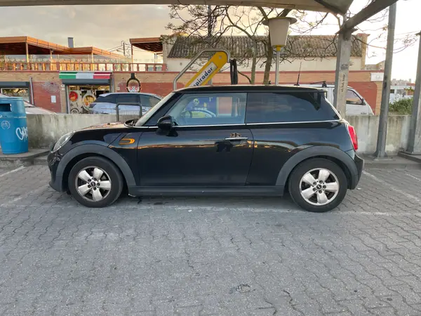 MINI One 2017 - 10500 EUR, 171000 km - AUTO.MOTO.pt - 171000km - foto 8 de 11