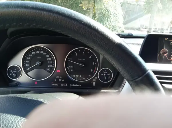 BMW 316 2016 - 13990 EUR, 206992 km - AUTO.MOTO.pt - 206992km - foto 6 de 8