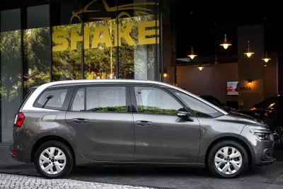Citroën C4 Picasso 2018 - 9900 EUR, 296322 km - AUTO.MOTO.pt - 296322km - foto 4 de 30