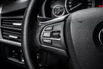 BMW X5 2015 - 27900 EUR, 170106 km - AUTO.MOTO.pt - 170106km - foto 14 de 44