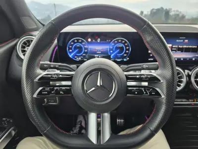 Mercedes-Benz EQB 2025 - 65000 EUR, 20000 km - AUTO.MOTO.pt - 20000km - foto 3 de 23