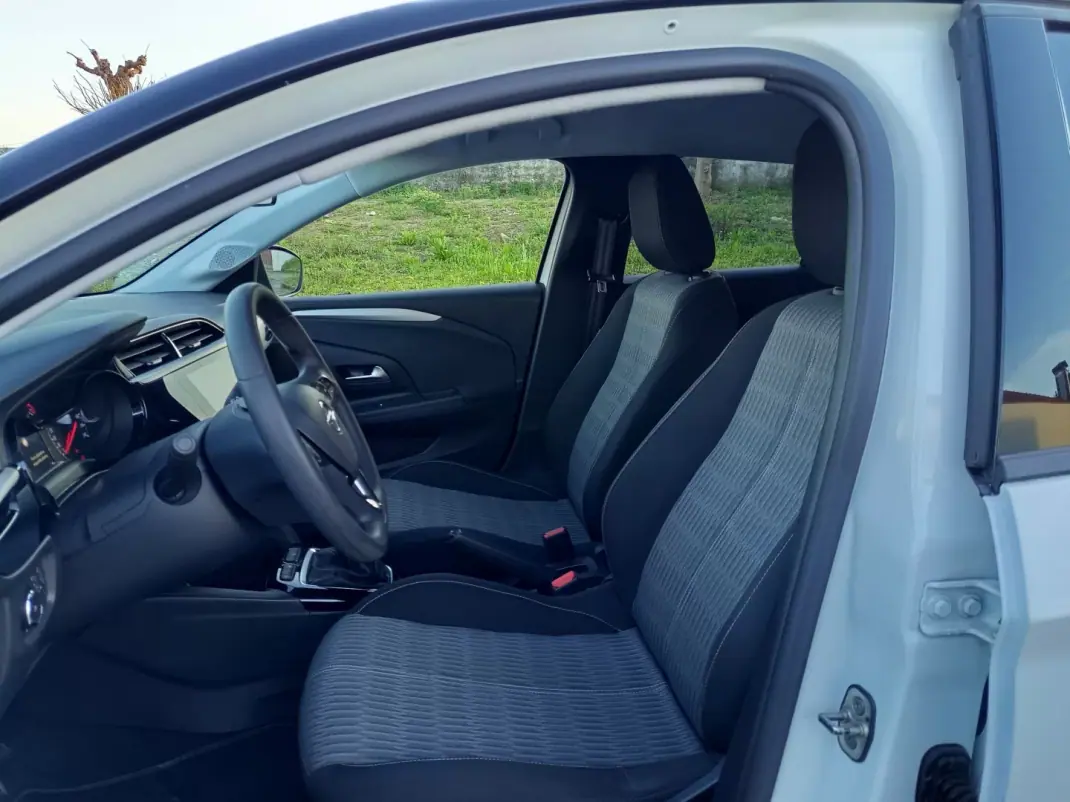 Opel Corsa 2021 - 12990 EUR, 111200 km - AUTO.MOTO.pt - 111200km - foto 10 de 16