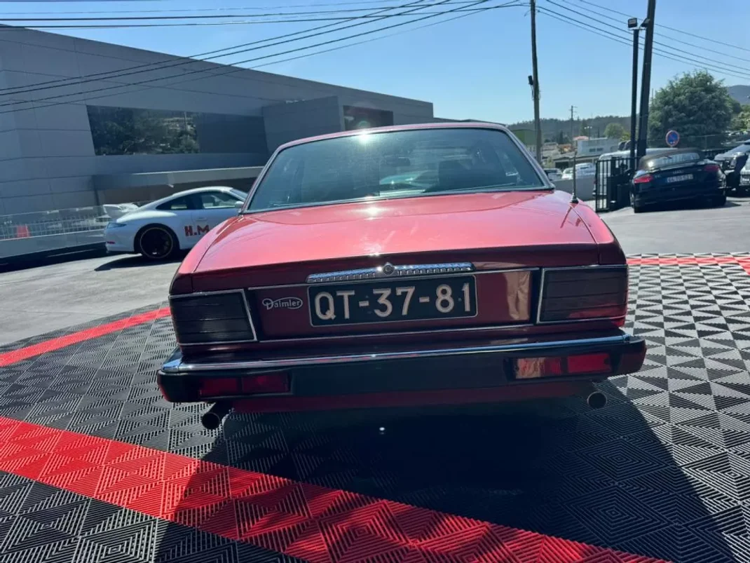 Jaguar Daimler 1990 - 19900 EUR, 146000 km - AUTO.MOTO.pt - 146000km - foto 11 de 14