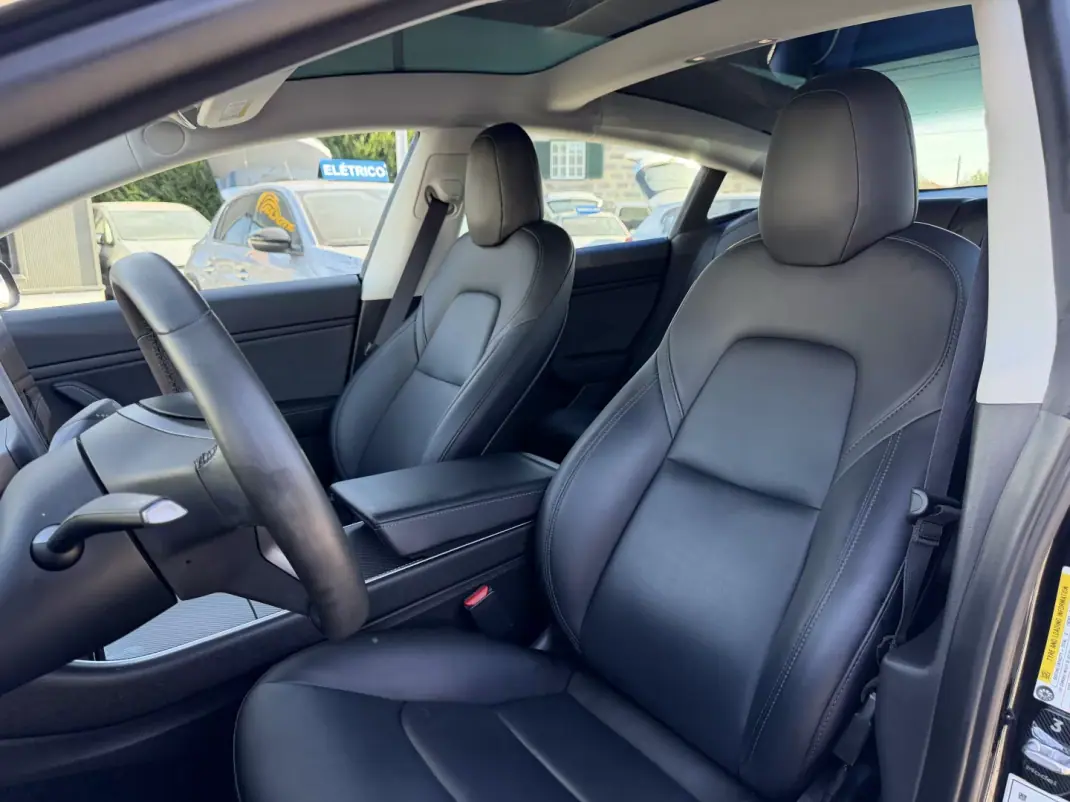 Tesla Model 3 2020 - 29500 EUR, 89581 km - 89581km - foto 17 de 48
