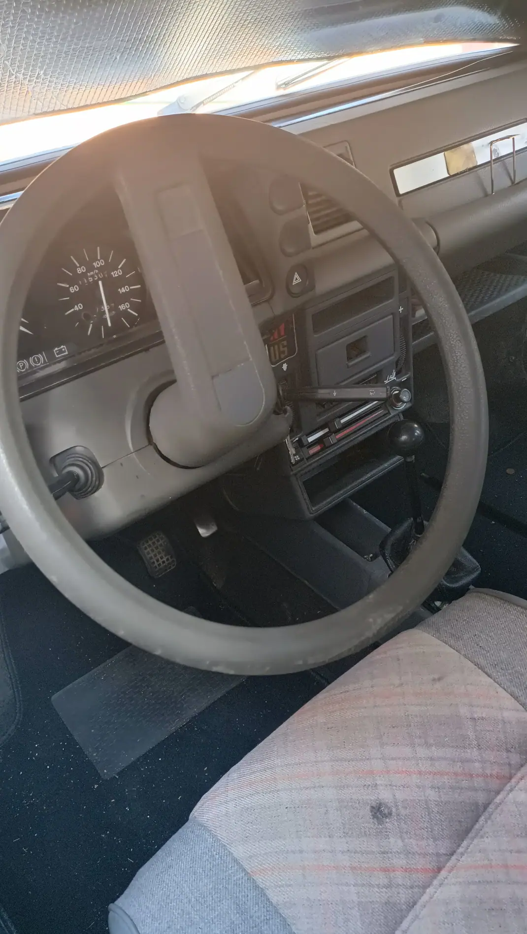 Citroën Visa 1986 - 1600 EUR, 115000 km - AUTO.MOTO.pt - 115000km - foto 5 de 7