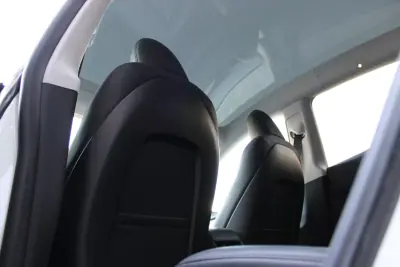 Tesla Model Y 2024 - 35900 EUR, 38745 km - 38745km - foto 28 de 38