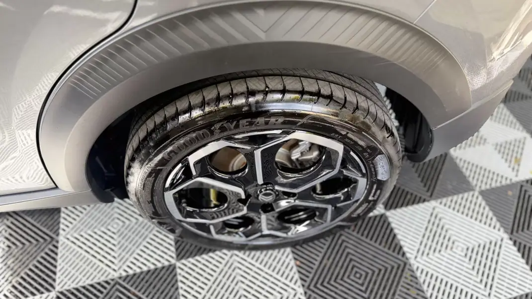 Citroën e-C3 2025 - 21500 EUR, 8295 km - AUTO.MOTO.pt - 8295km - foto 6 de 28