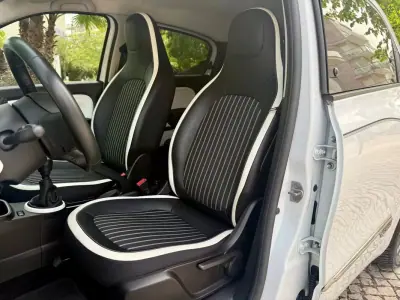 Renault Twingo 2021 - 9890 EUR, 158900 km - AUTO.MOTO.pt - 158900km - foto 16 de 33